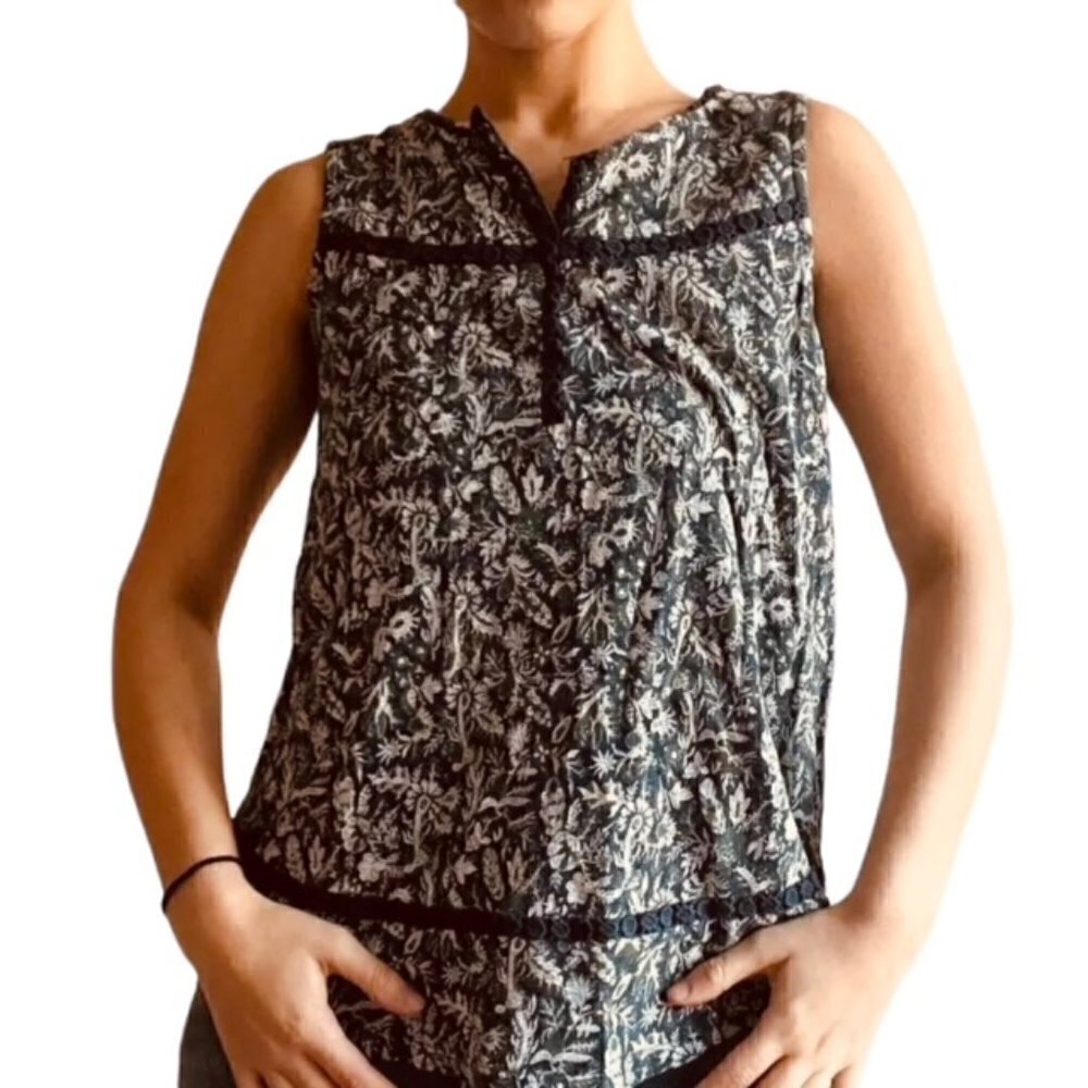 LUCKY BRAND Floral Split Neck Crochet Trim Top - Size Medium